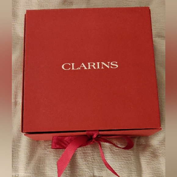 NEW Clarins Skincare Set, Full Sizes - Picture 2 of 5